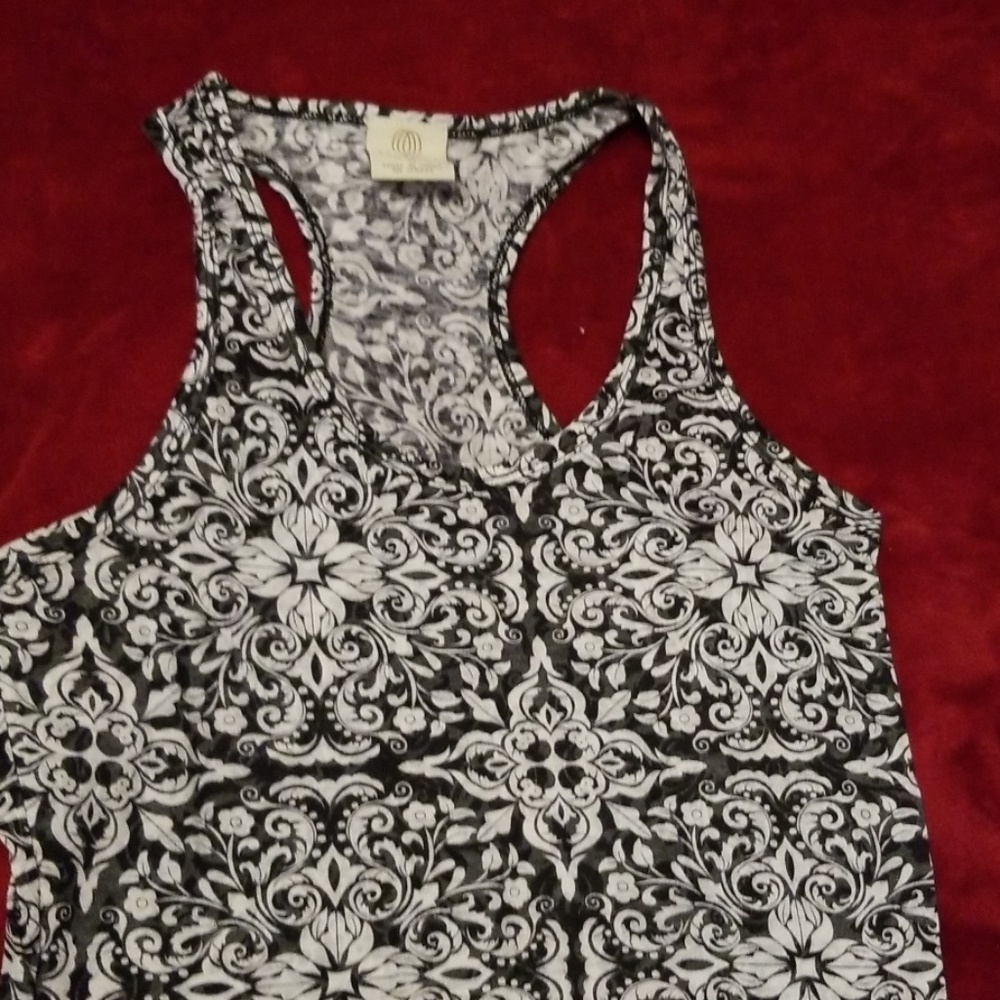 Tank - Picture 2 of 2